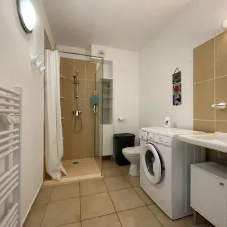 Confort 2-4 Pers 500 M De La Avec Piscine Et Wifi, Clim Apartment Santa-Maria-Poggio (Corsica)
