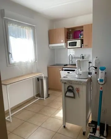 Confort 2-4 Pers 500 M De La Avec Piscine Et Wifi, Clim *