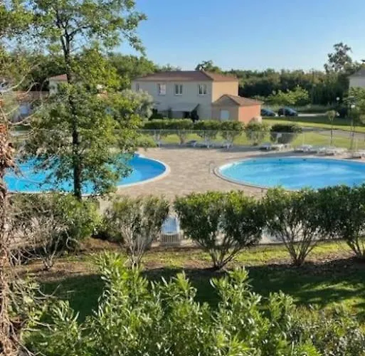 Confort 2-4 Pers 500 M De La Avec Piscine Et Wifi